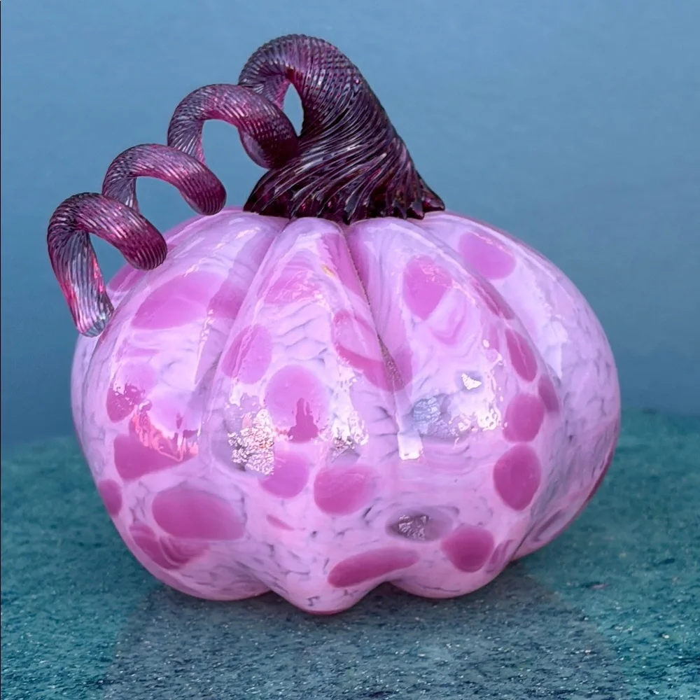 Pretty Pink Artisan Signed/Dated Blown Glass Pumpkin